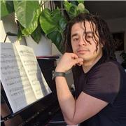 Cours de piano et solfège pour débutants et intermédiaires.